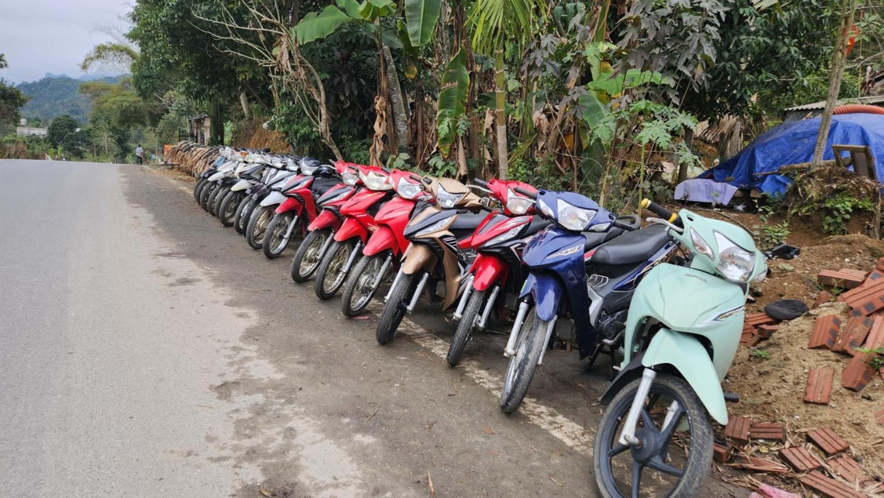 Dong Que Homestay-Tours-Motorbike, Car Rental, Hiking ها جيانج المظهر الخارجي الصورة